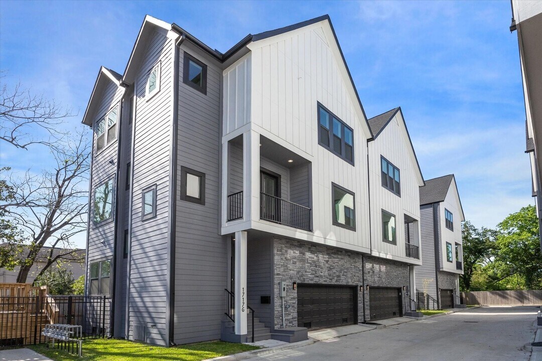 1717 W 23rd St in Houston, TX - Foto de edificio