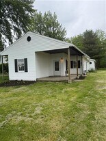 280 S Charleston Rd in Jamestown, OH - Building Photo