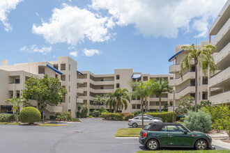 Central Park Condominiums in Sarasota, FL - Building Photo - Building Photo