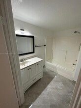 9405 Fontainebleau Blvd, Unit 109 in Miami, FL - Building Photo - Building Photo