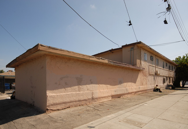 9027 Compton Ave in Los Angeles, CA - Building Photo - Building Photo