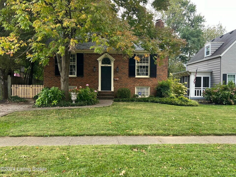 3914 1/2 Elmwood Ave in Louisville, KY - Building Photo