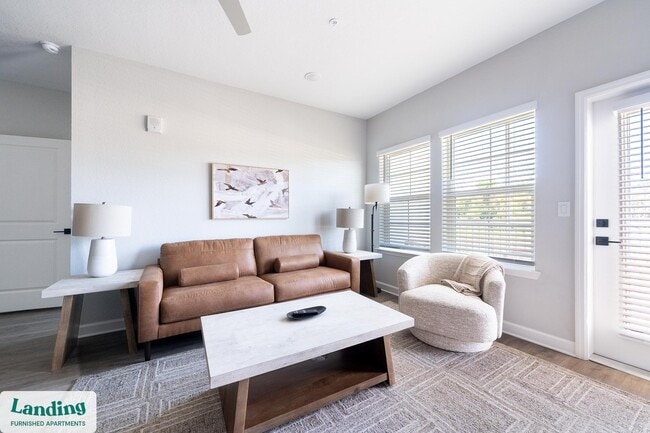 84 San Filippo Dr SE, Unit 08-8204 in Palm Bay, FL - Foto de edificio - Building Photo