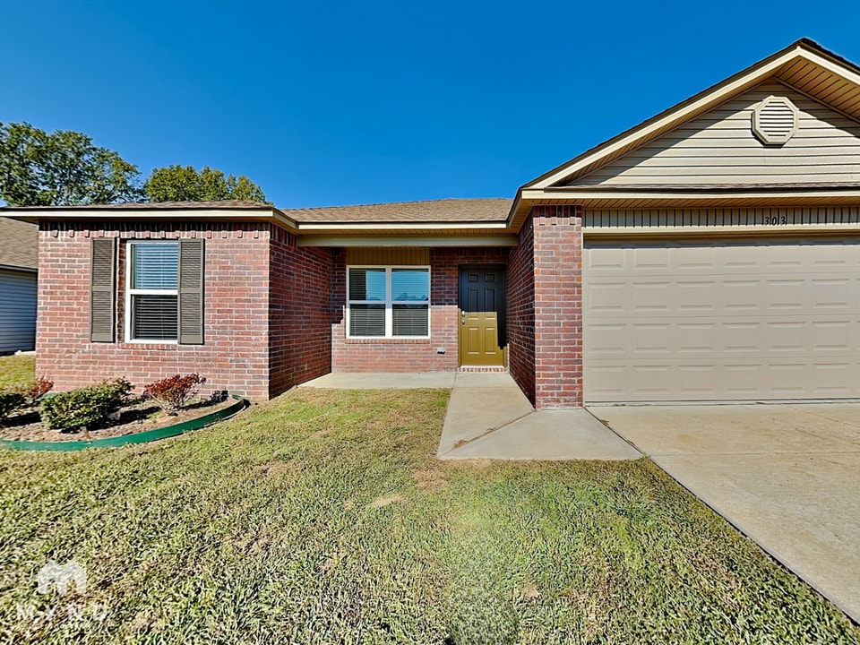 303 Westwood Dr in Jacksonville, AR - Building Photo