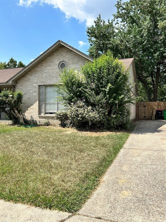 2443 Autumn Springs Ln in Spring, TX - Building Photo