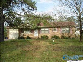 109 Carol Dr in Madison, AL - Building Photo