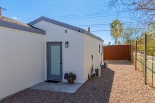 2238 E Grant Rd in Tucson, AZ - Building Photo