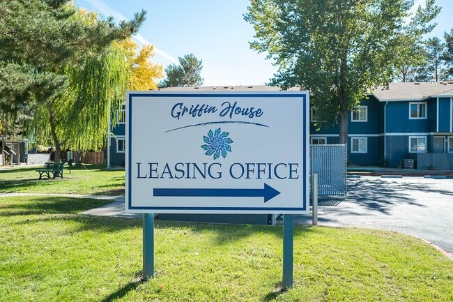 Griffin House in Carson City, NV - Foto de edificio - Building Photo