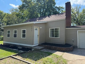 321 Willow St in Midland, MI - Building Photo