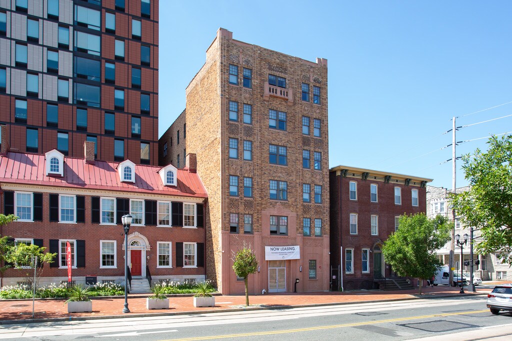 The Pierre Camden, NJ Apartments