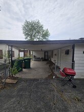 1308 St Stephens Dr in Sauget, IL - Foto de edificio - Building Photo