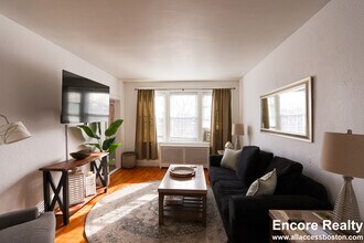 90 Kilsyth Rd in Boston, MA - Building Photo - Building Photo