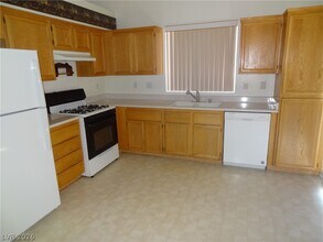 1199 Sunfire Ave in Henderson, NV - Building Photo - Building Photo