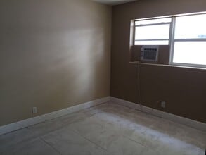 350 Nottingham Blvd, Unit # 1 in West Palm Beach, FL - Building Photo - Building Photo