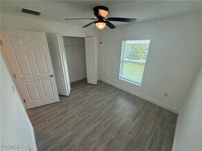 915 Graystone Ave in Lehigh Acres, FL - Building Photo - Building Photo