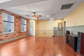 377 New York Ave in Huntington, NY - Building Photo - Building Photo