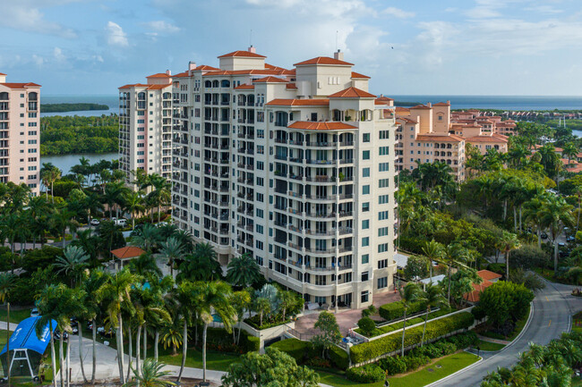 Milano at Deering Bay in Coral Gables, FL - Foto de edificio - Building Photo