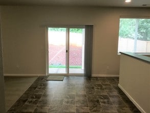 1719 Blacktail Ln in Woodland, WA - Foto de edificio - Building Photo