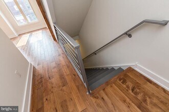 806 N Burns St, Unit 2 in Philadelphia, PA - Building Photo - Building Photo