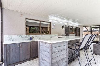 6010 Soaring Ave in Tampa, FL - Building Photo - Building Photo
