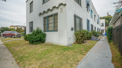 1623 W 39th Pl in Los Angeles, CA - Building Photo - Building Photo