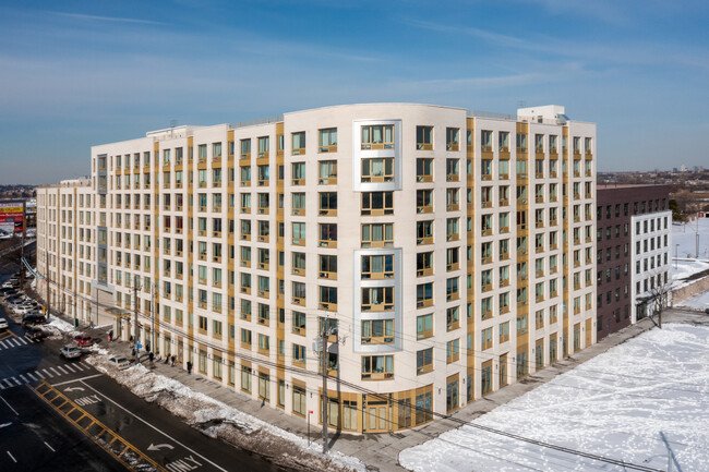 Fountain Seaview in Brooklyn, NY - Building Photo - Primary Photo