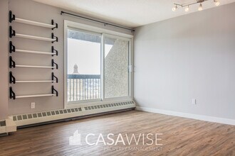 9715-1110 110 St NW in Edmonton, AB - Building Photo - Building Photo