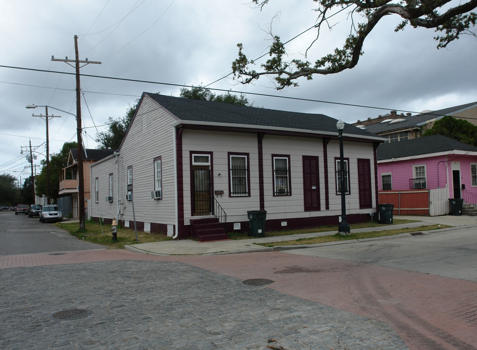 900 Josephine Dr in New Orleans, LA - Foto de edificio