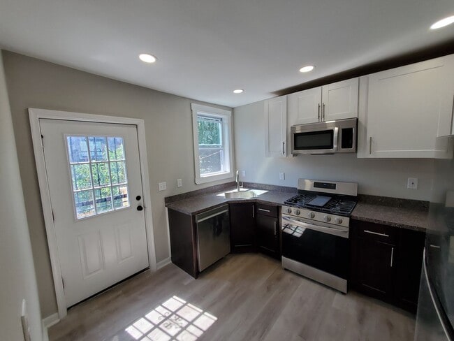 2744 Maryland Ave in Baltimore, MD - Building Photo - Building Photo