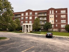 720 Prestwick Ln, Unit #720 in Wheeling, IL - Building Photo - Building Photo