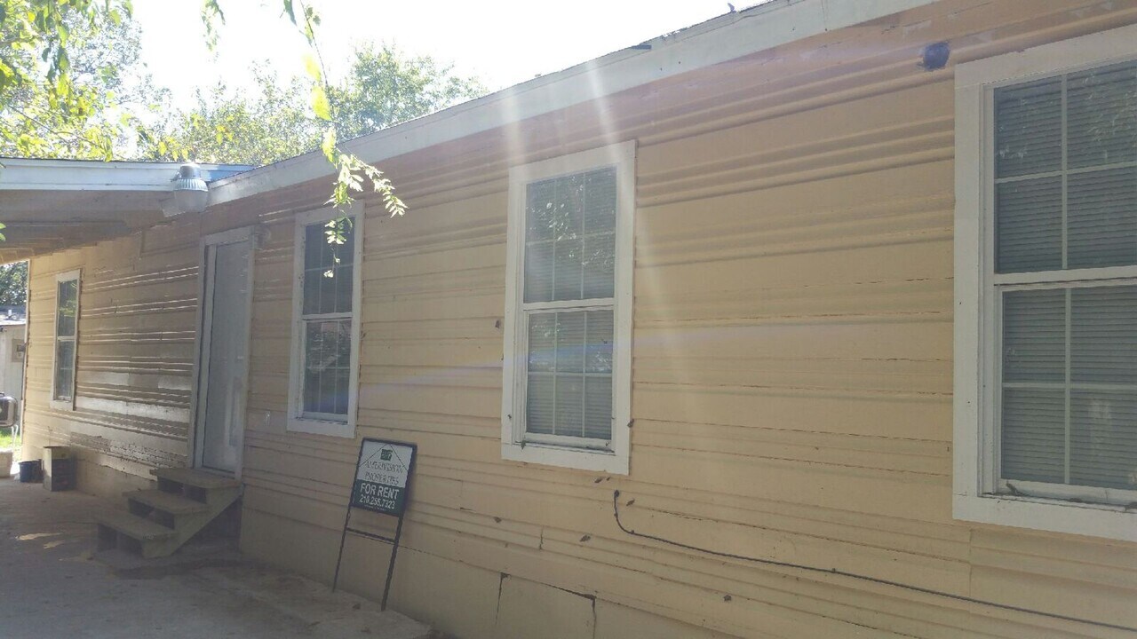 5410 Congo Ln, Unit 2 in San Antonio, TX - Building Photo