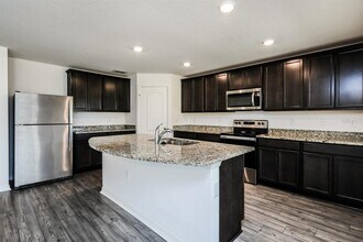 1387 Swan Lake Cir in Dundee, FL - Building Photo - Building Photo