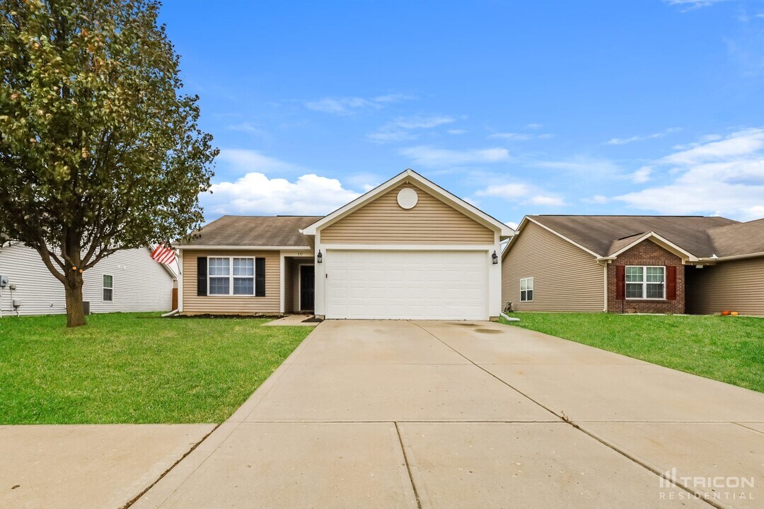 571 Reed Ct in Greenfield, IN - Building Photo