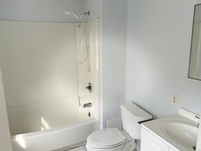 41 Evergreen Ave in New London, CT - Building Photo - Building Photo