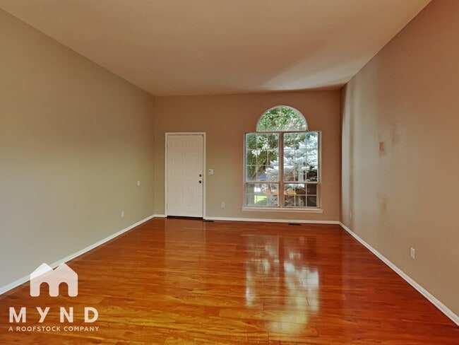 2421 S Harlan Ct in Lakewood, CO - Building Photo - Building Photo