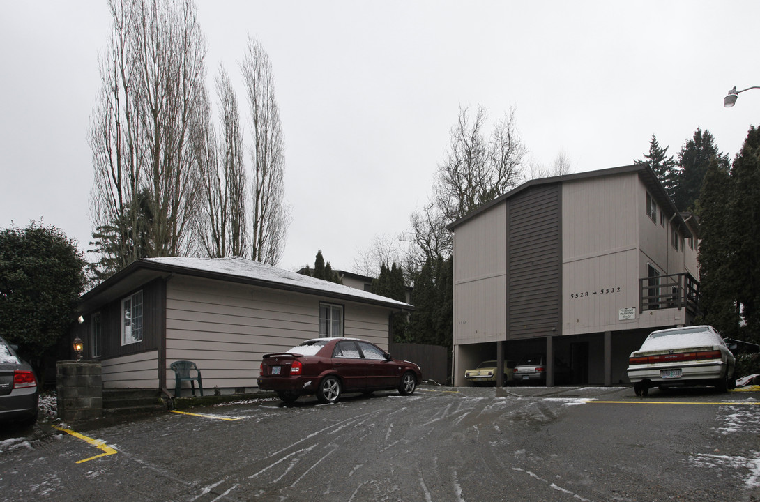 5528-5532 SW Beaverton Hillsdale Hwy in Portland, OR - Building Photo