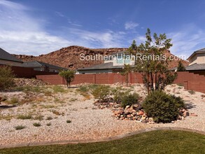 4072 Phobos Ln in Saint George, UT - Building Photo - Building Photo