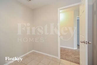 9518 Peridot Green Dr in Rosharon, TX - Foto de edificio - Building Photo