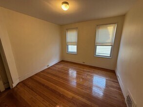 13 Waterhouse St, Unit 2 in Somerville, MA - Foto de edificio - Building Photo