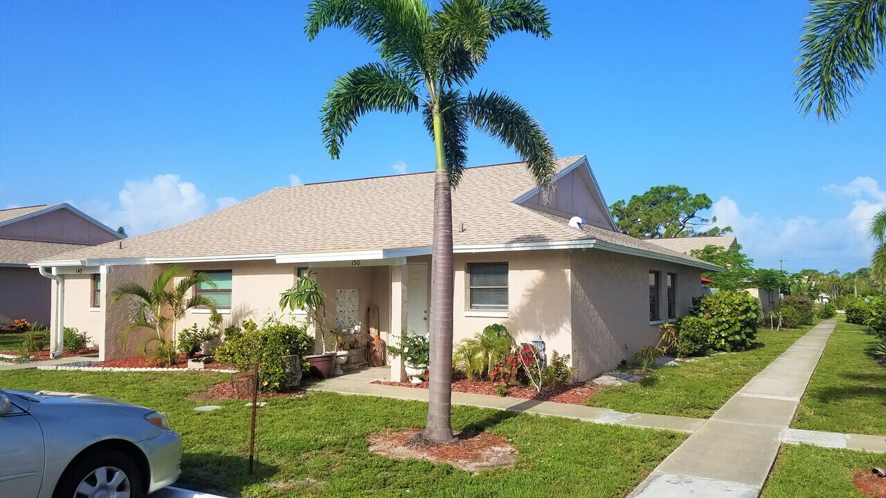 27600 Southview Drive, Unit #159 in Bonita Springs, FL - Foto de edificio