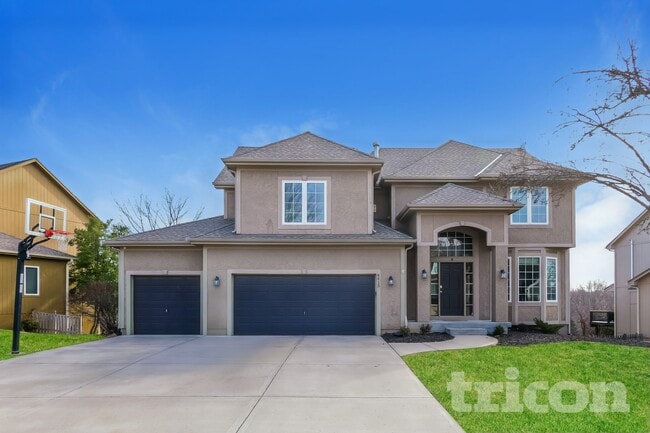 property at 4415 Silverheel St