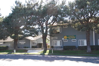 Sterling Place Apartments in Riverside, CA - Foto de edificio - Building Photo
