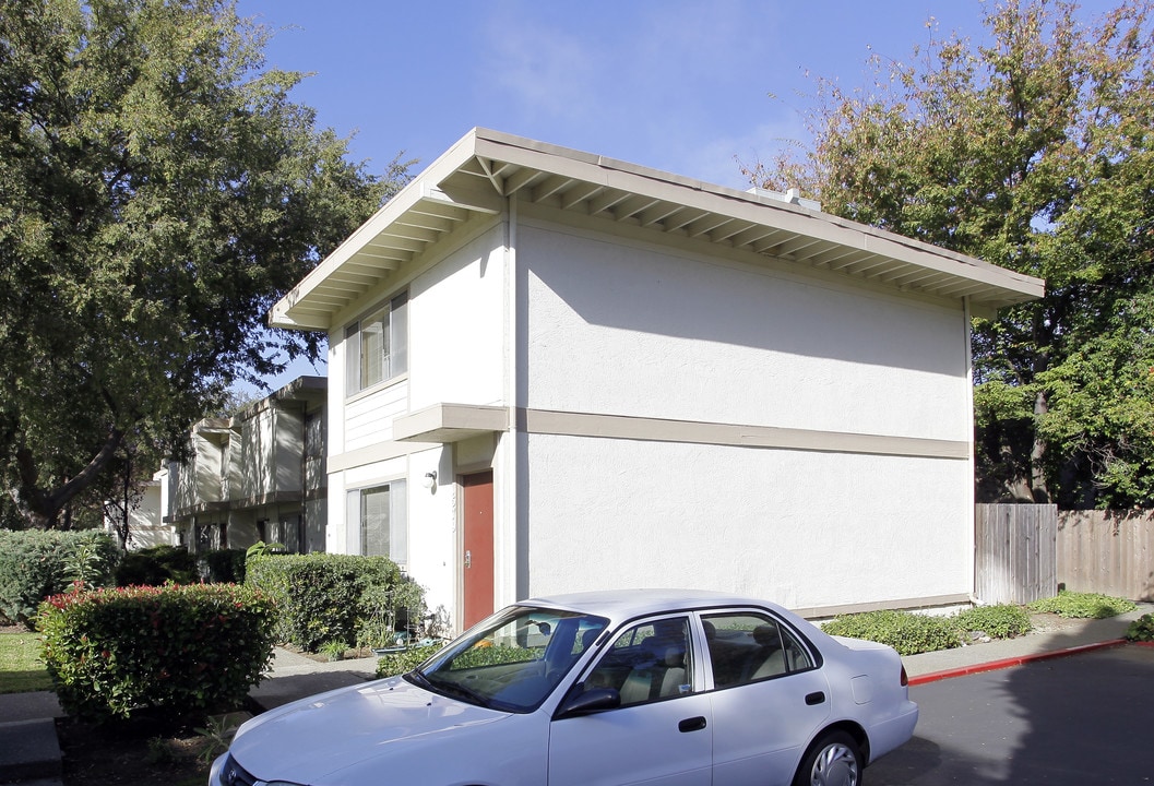 1565-1579 Drake Dr in Davis, CA - Foto de edificio