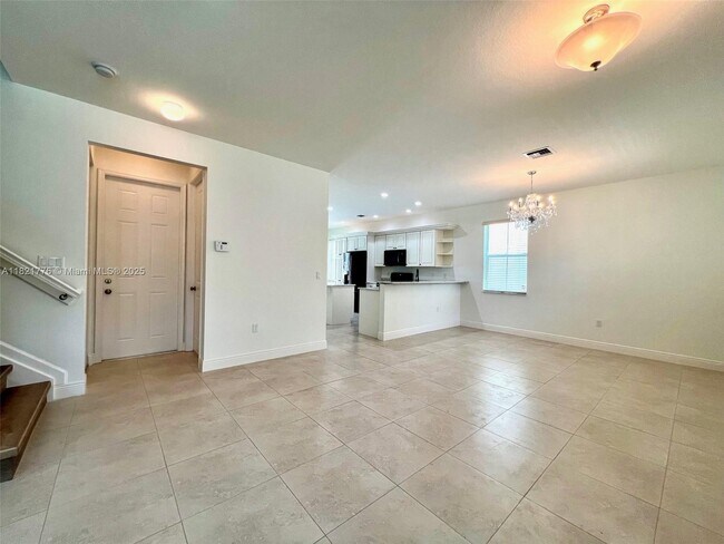 3280 NW 126th Ave in Sunrise, FL - Building Photo - Building Photo