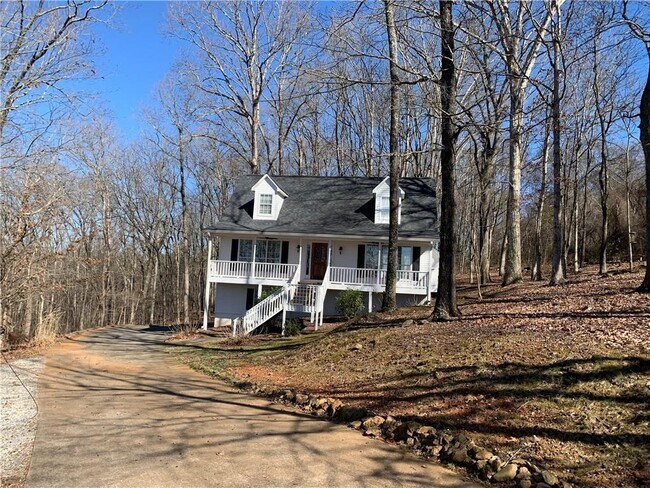 property at 17 Mountain Trail Ct SW