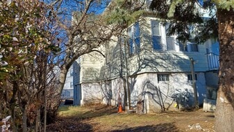 33 Center St, Unit unit 1 in Little Ferry, NJ - Building Photo