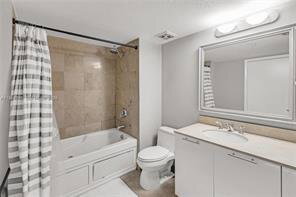 1873 NE Bayshore Ct in Miami, FL - Building Photo - Building Photo