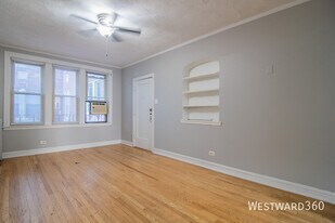 1626 W Sherwin Ave in Chicago, IL - Building Photo