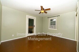 4982 Baltimore Dr in La Mesa, CA - Building Photo - Building Photo