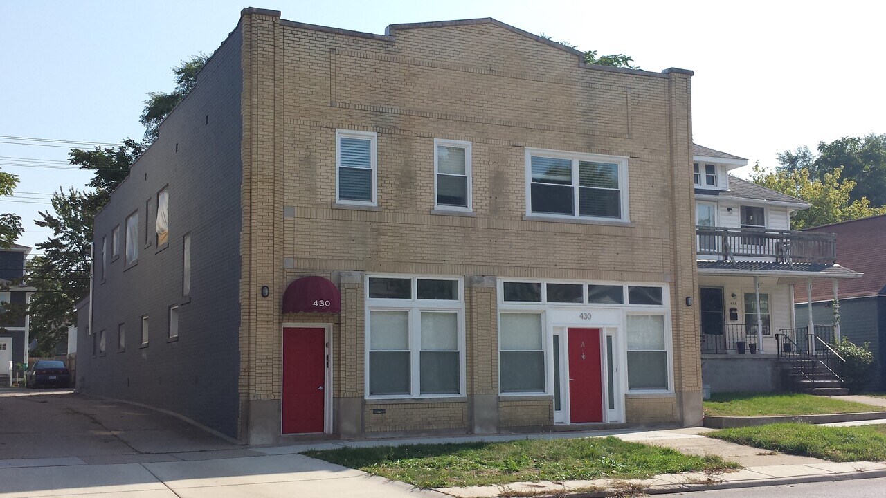 430 N Washington Ave, Unit A in Royal Oak, MI - Building Photo